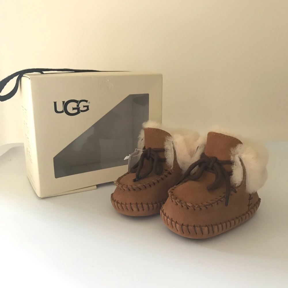 NWT UGG SPARROW BOOTIES *CHESTNUT*